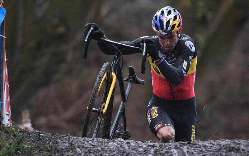 Wout Van Aert devra éviter un certain nombre de pièges pour battre son rival Mathieu van der Poel lors des Championnats du Monde de Cyclo-cross à Ostende.