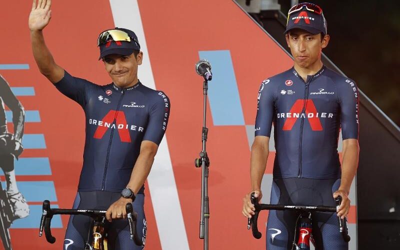 Richard Carapaz et Egan Bernal sont présentés au départ de la Vuelta 2021.