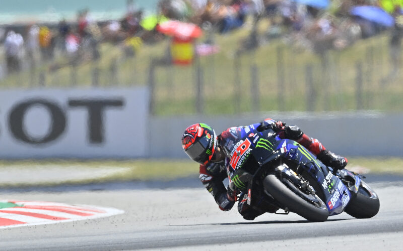 Fabio Quartararo prend un virage pendant le Grand Prix de Catalogne.
